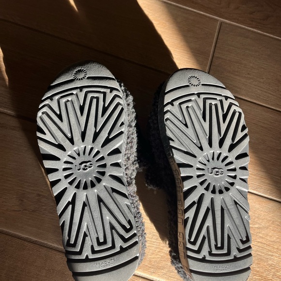 UGG Fluffita Black slides - Picture 4 of 6